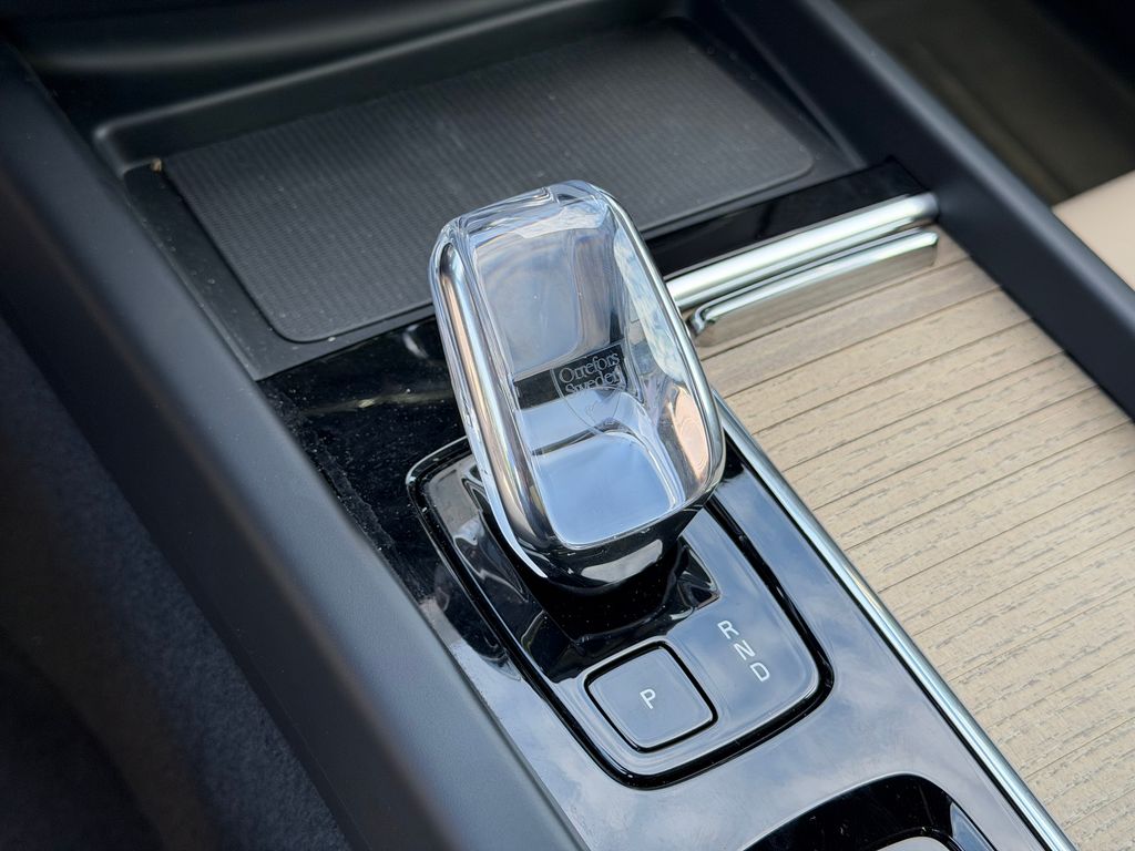 2026 Volvo XC60 Plus - Photo 27
