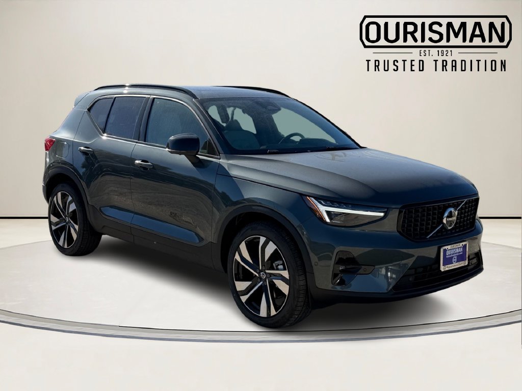 New 2026 Volvo XC40 B5 Plus SUV
