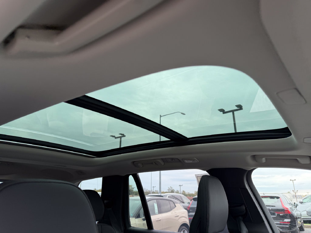 2026 Volvo XC90 Plus - Photo 10