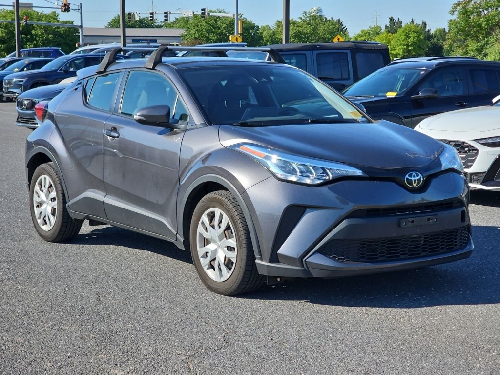 2021 Toyota C-HR LE's photo