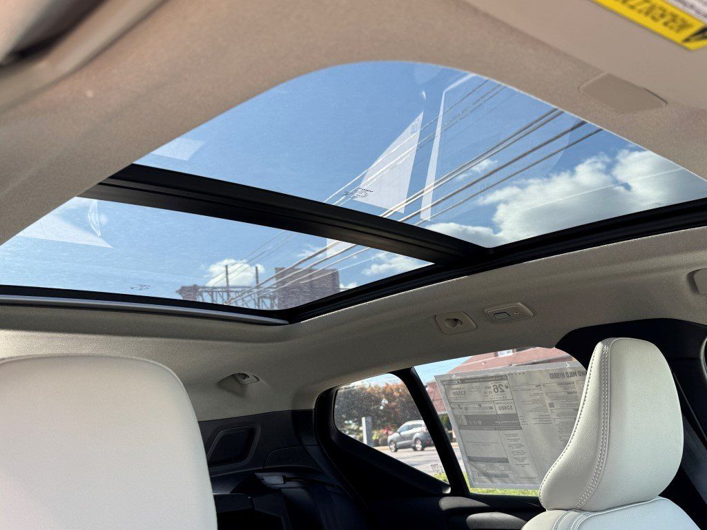 2026 Volvo XC40 Ultra - Photo 10
