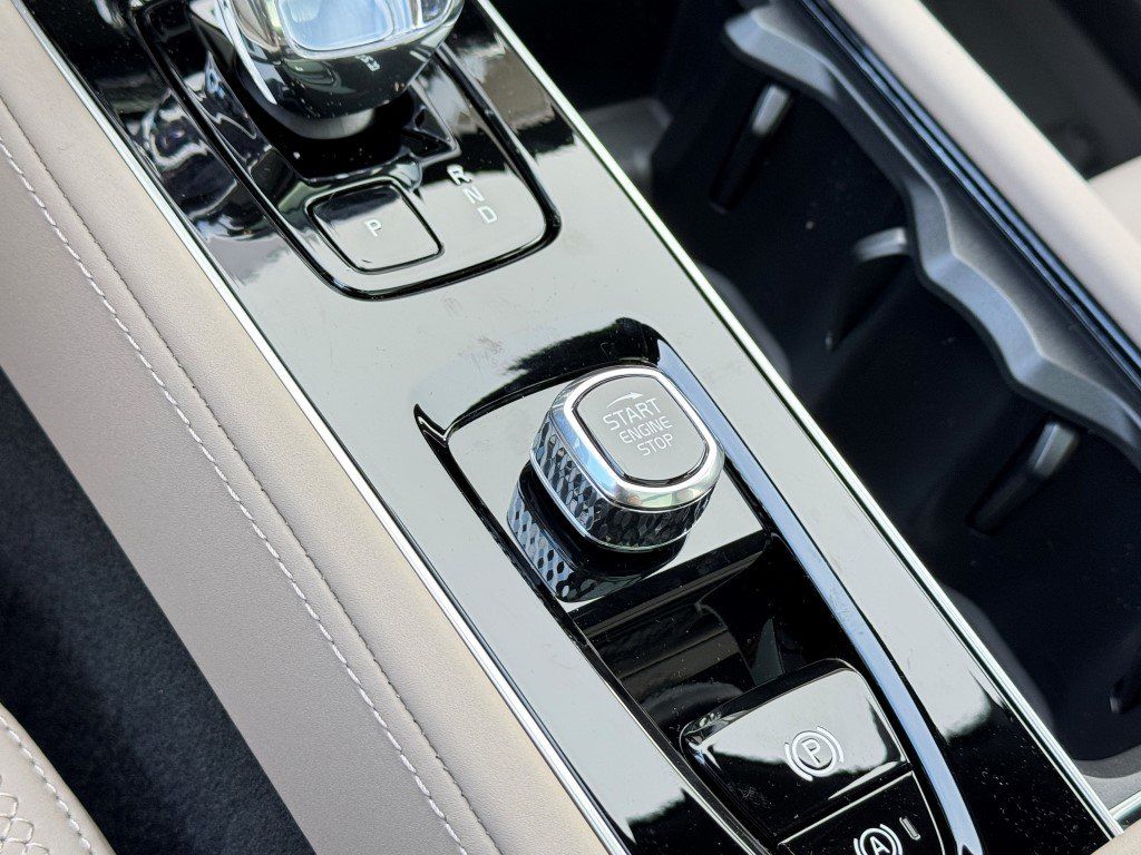 2026 Volvo XC90 Plus - Photo 22