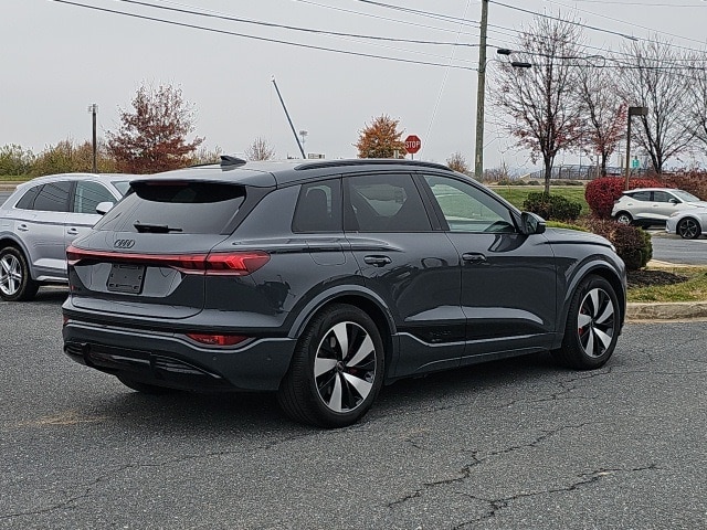 2025 Audi SQ6 photo 2