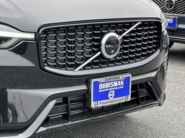 2025 Volvo XC60 Hybrid T8 photo 2