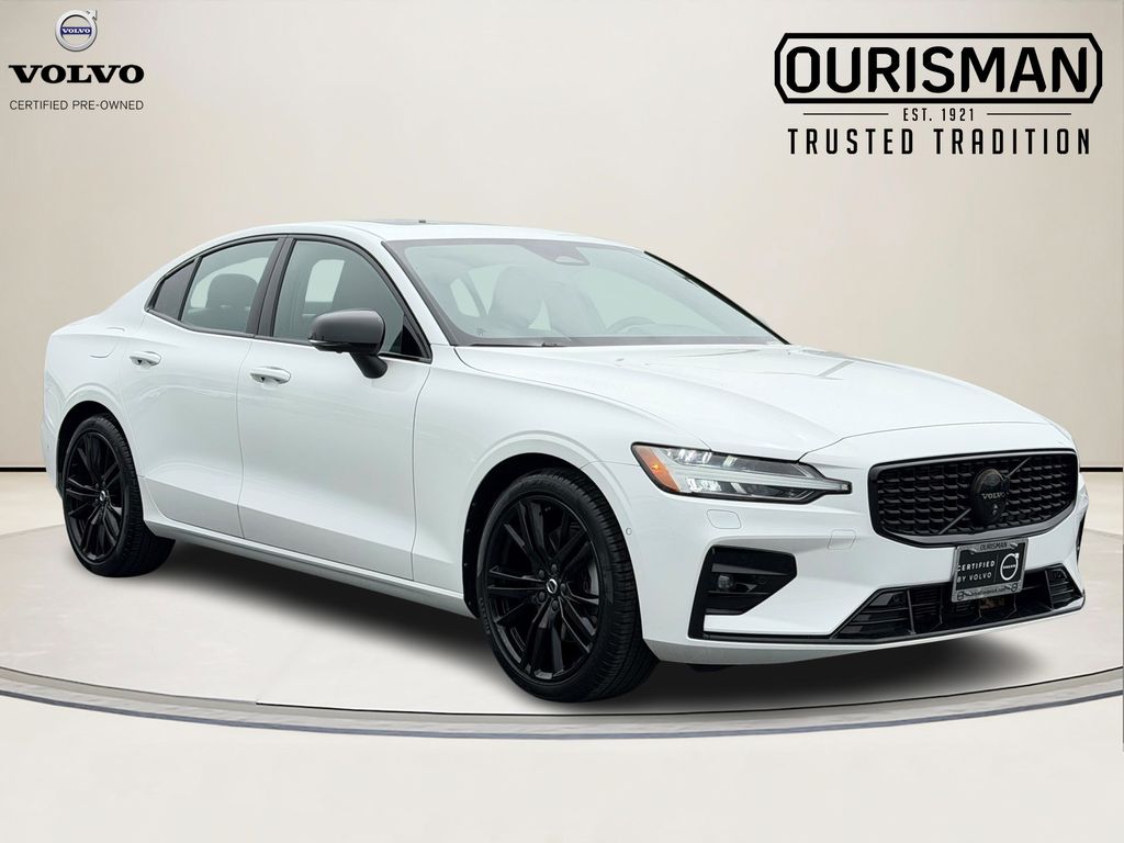 2024 Volvo S60 B5 Plus Black Edition's photo