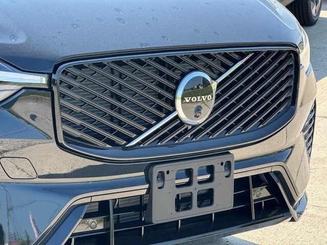 2026 Volvo XC60 B5 Plus photo 2