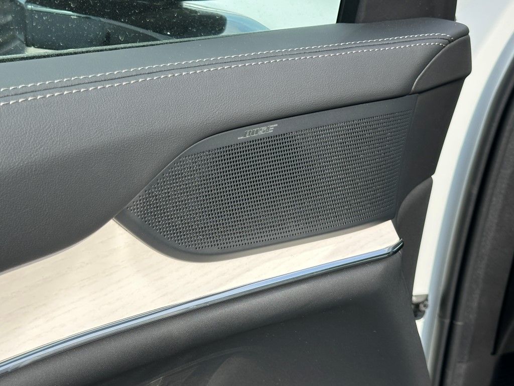 2025 Volvo EX90 Ultra - Photo 18