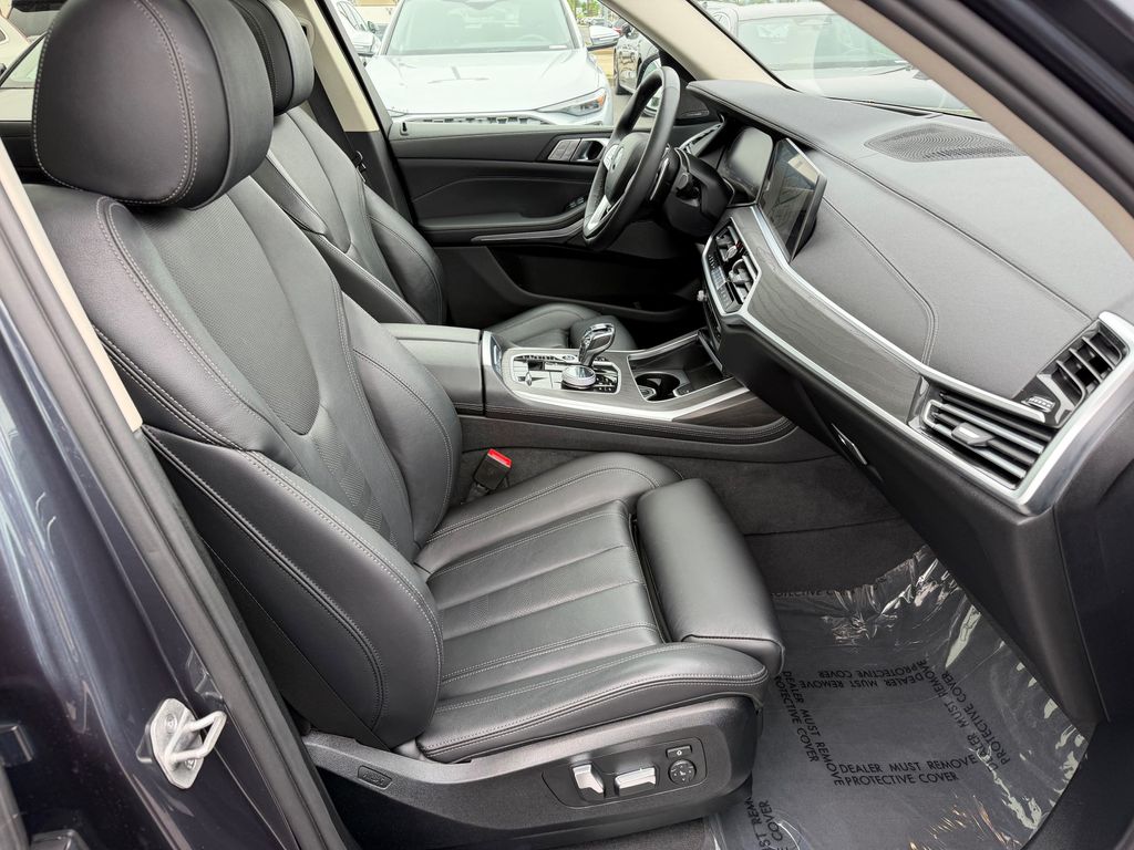 2022 BMW X7 40i - Photo 13