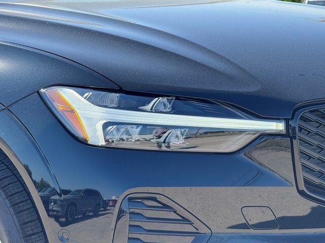 2026 Volvo XC60 B5 Plus photo 3