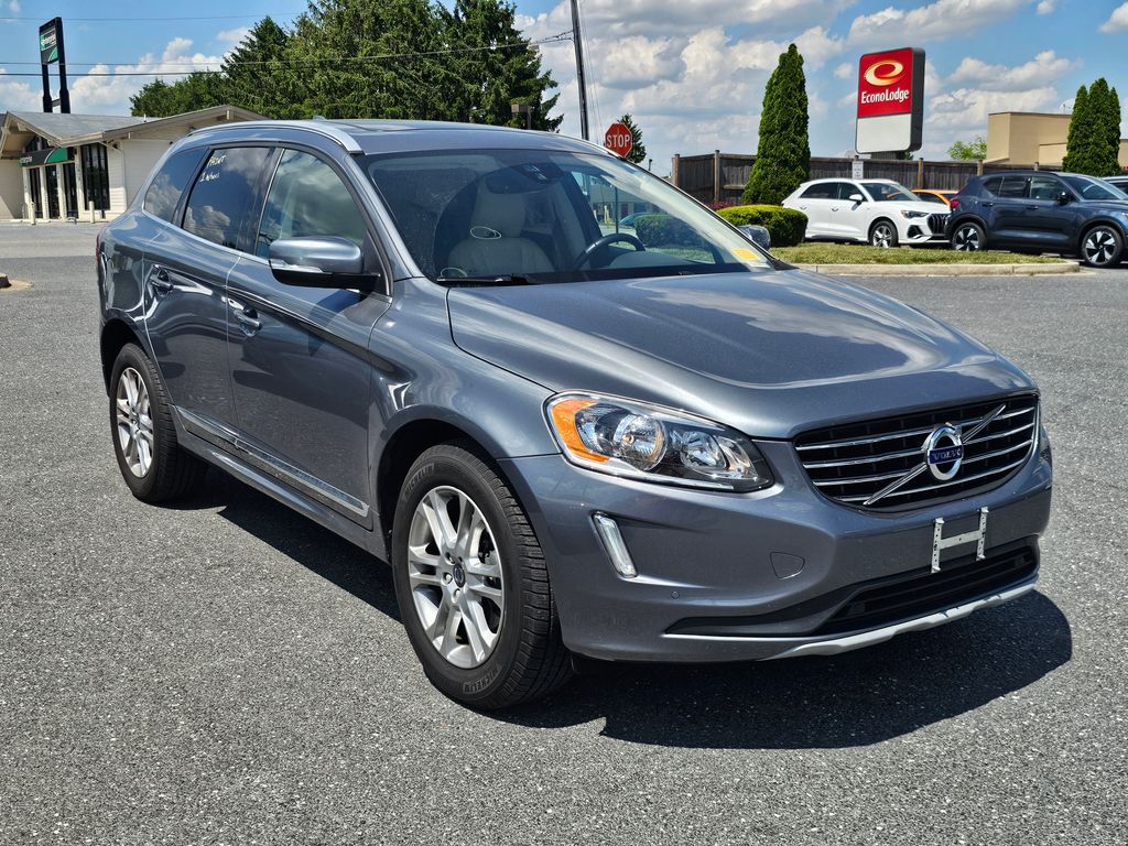 2016 Volvo XC60 T5 AWD Premier's photo