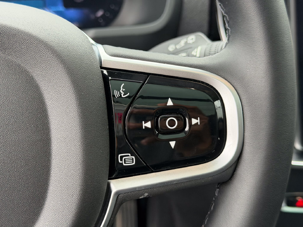2026 Volvo XC90 Plus - Photo 18