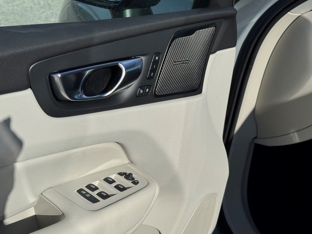 2026 Volvo XC60 Ultra - Photo 17