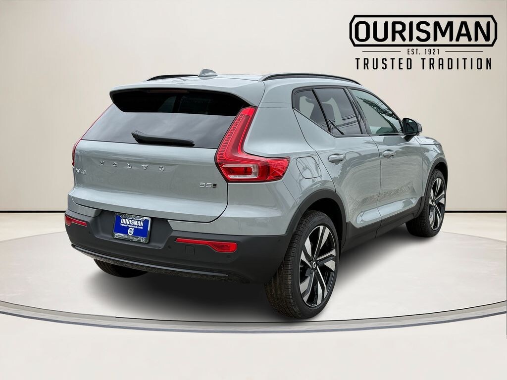 New 2026 Volvo XC40 B5 Plus SUV