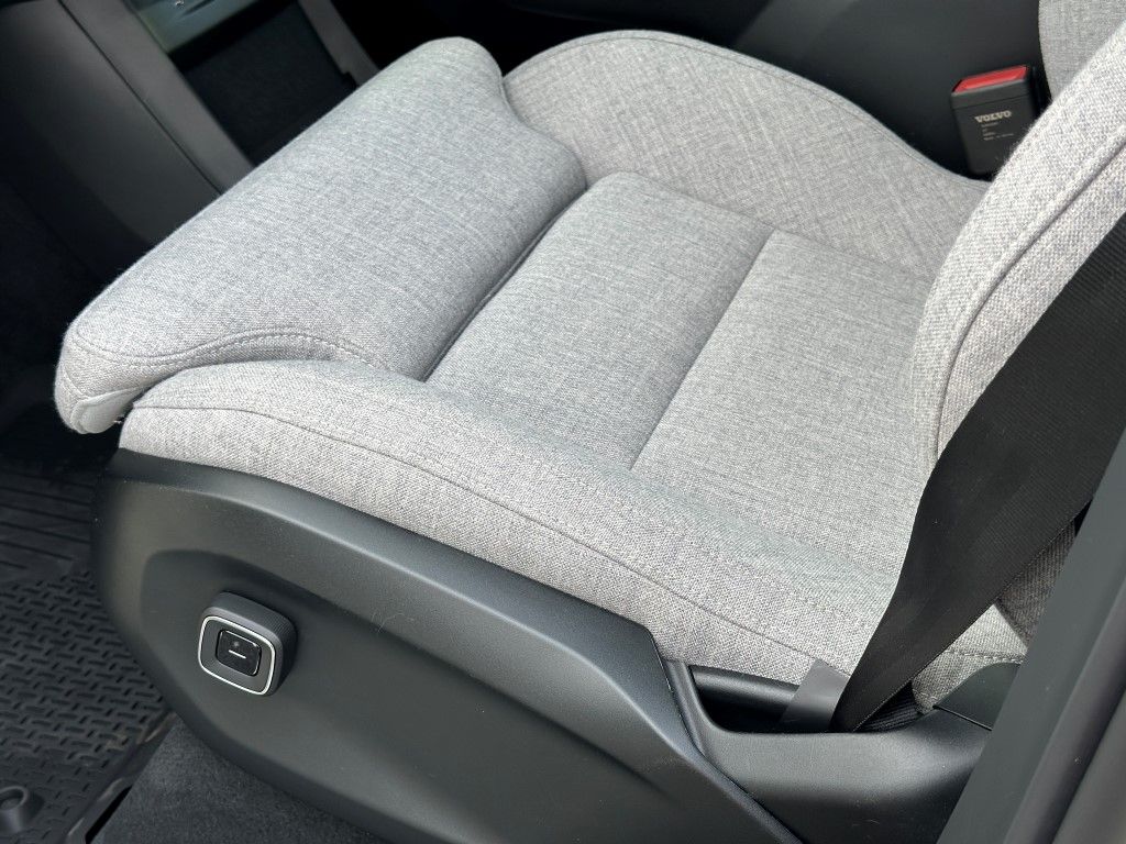 2025 Volvo EX90 Ultra - Photo 22