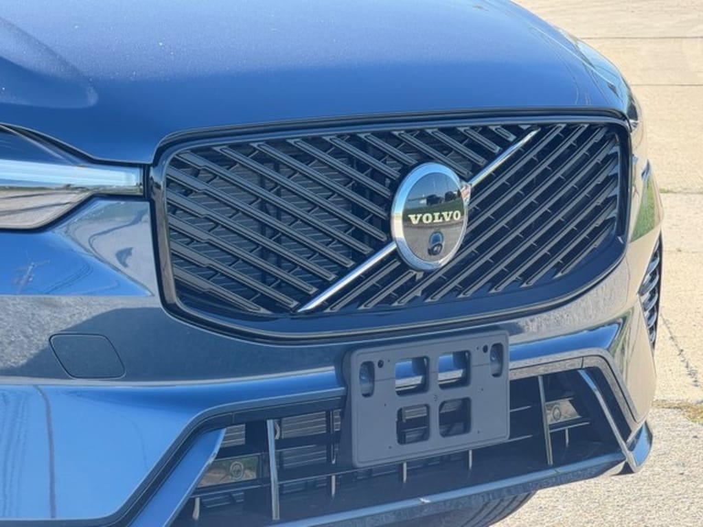 New 2026 Volvo XC60 B5 Ultra SUV