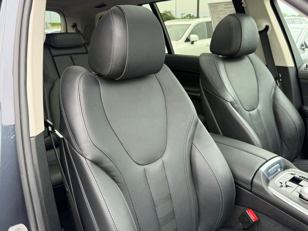2022 BMW X7 40i - Photo 16