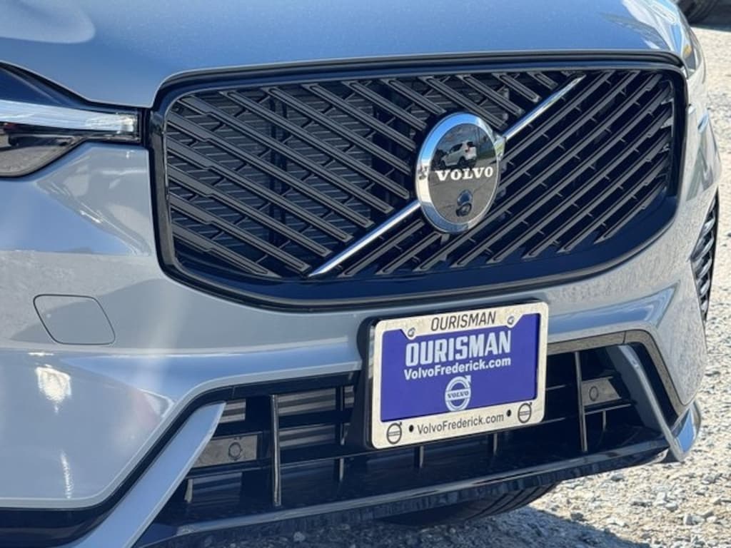 New 2026 Volvo XC60 plug-in hybrid T8 Plus SUV