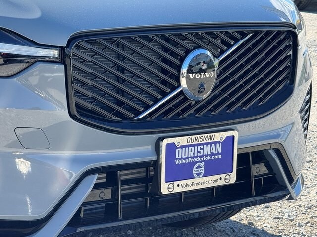 2026 Volvo XC60 Hybrid T8 Plus photo 2