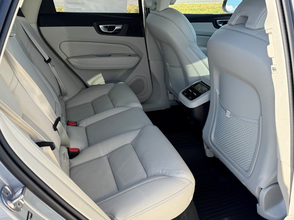 2026 Volvo XC60 Ultra - Photo 14