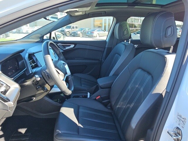 2024 Audi Q4 E-tron Premium Plus photo 3