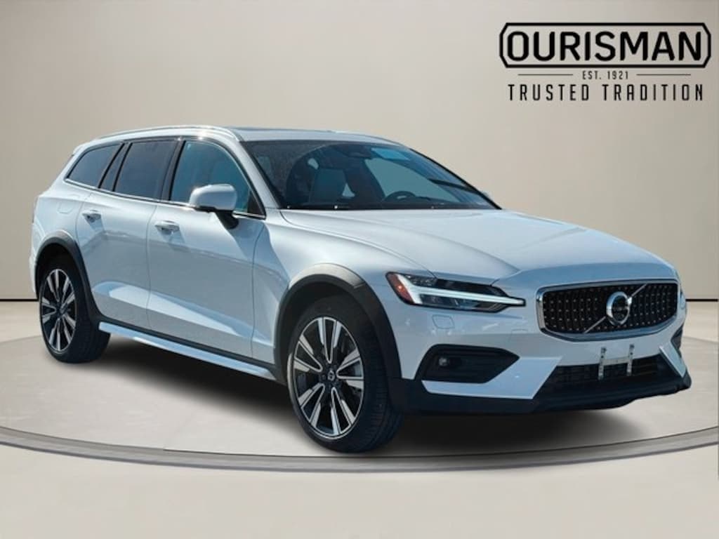 New 2026 Volvo V60 Cross Country B5 Ultra Wagon