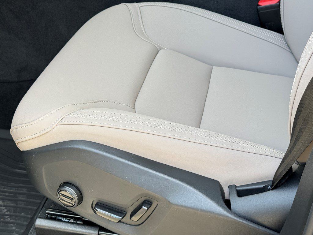 2026 Volvo XC90 Plus - Photo 19