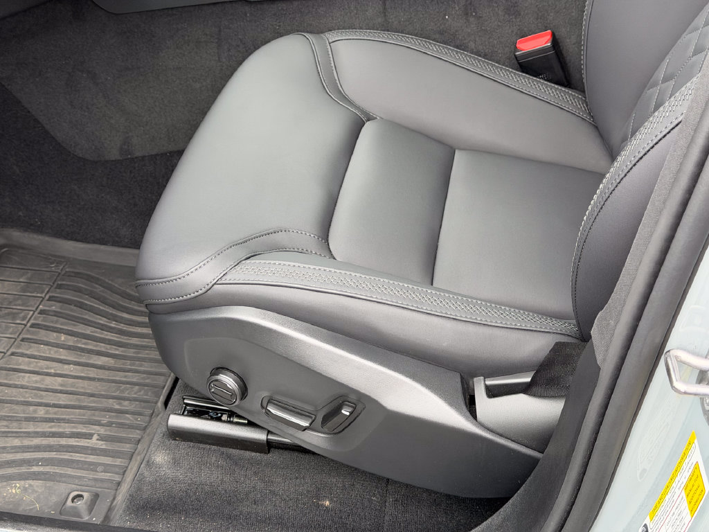 2026 Volvo XC90 Plus - Photo 16