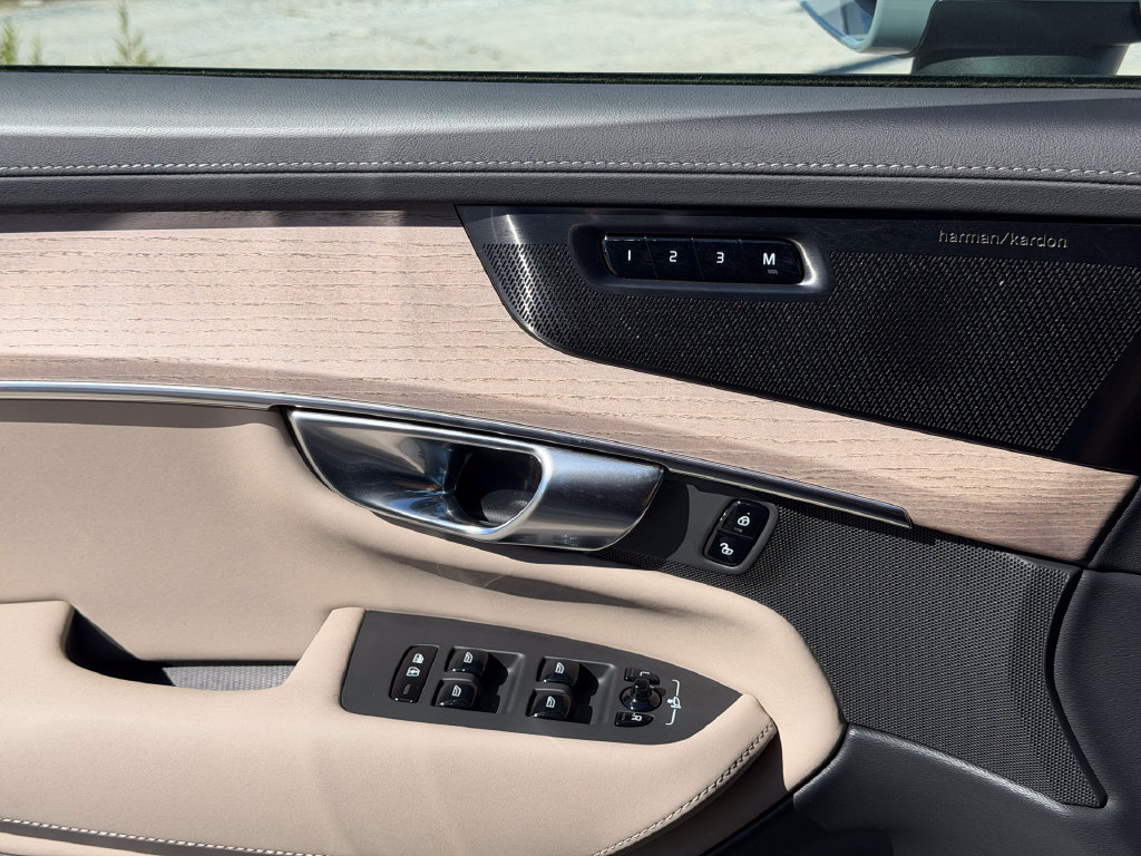 2026 Volvo XC90 Plus - Photo 30