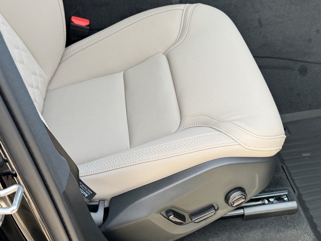 2026 Volvo XC90 Plus - Photo 12