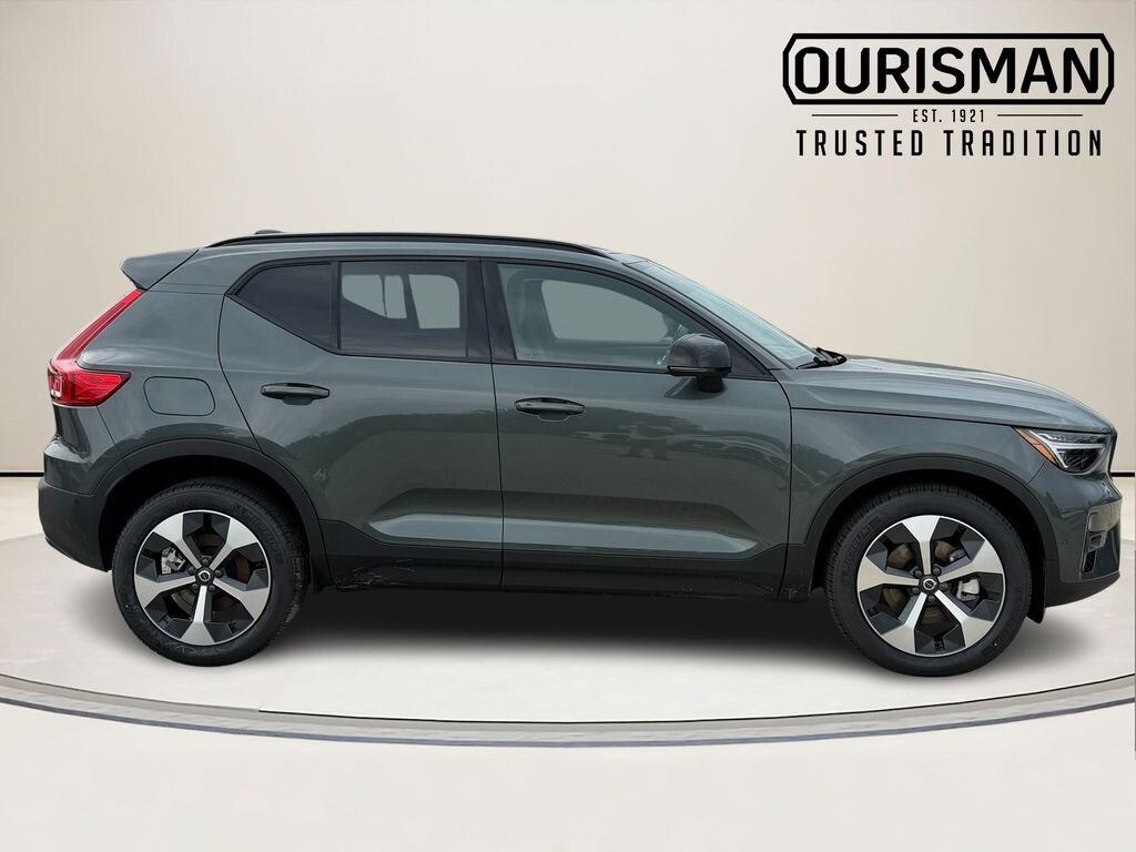 New 2026 Volvo XC40 B5 Plus SUV