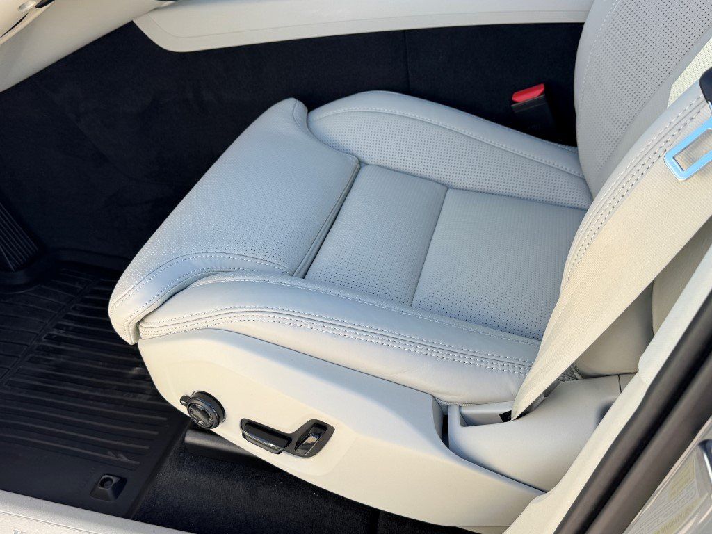 2026 Volvo XC60 Ultra - Photo 19