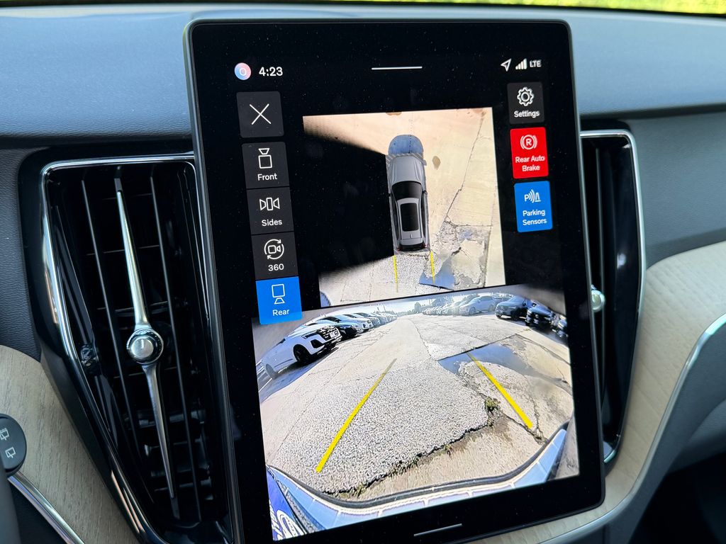 2026 Volvo XC60 Plus - Photo 22