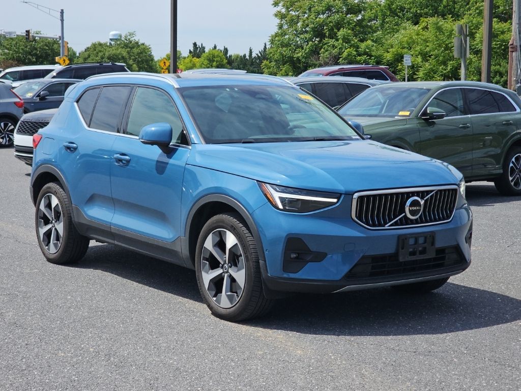 2024 Volvo XC40 B5 Plus Bright AWD's photo