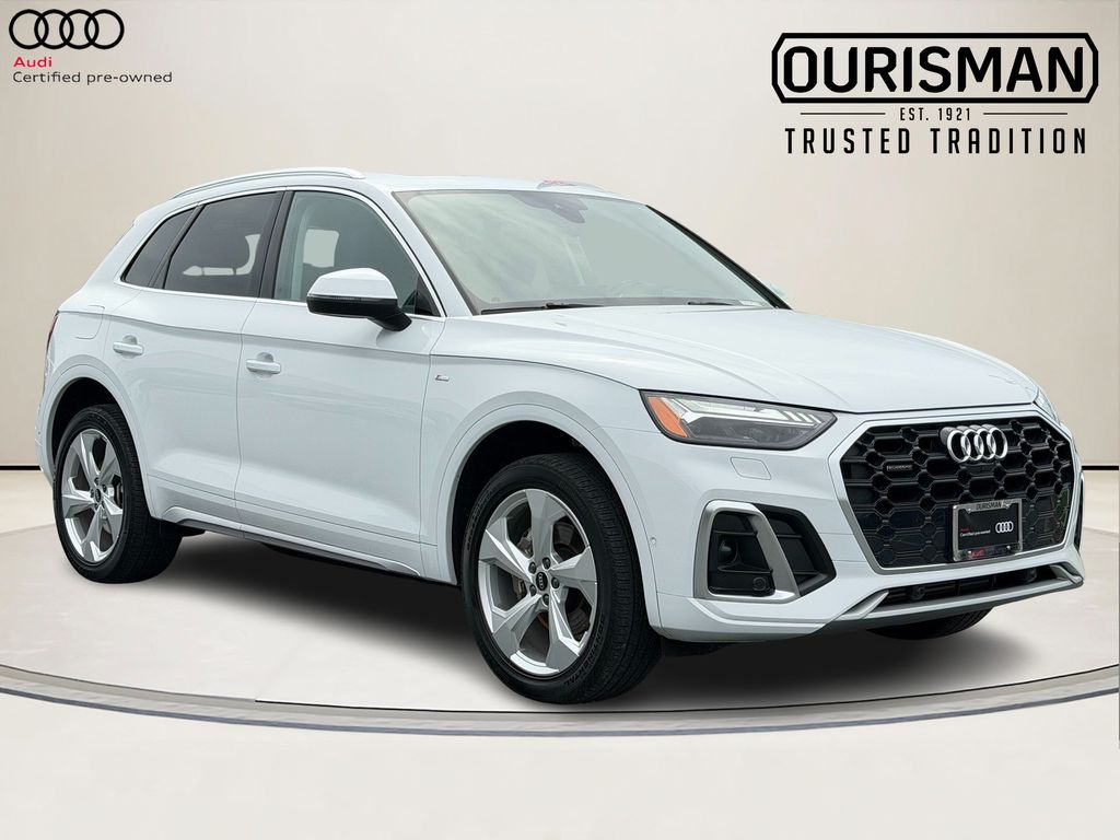 2022 Audi Q5 45 Prestige's photo