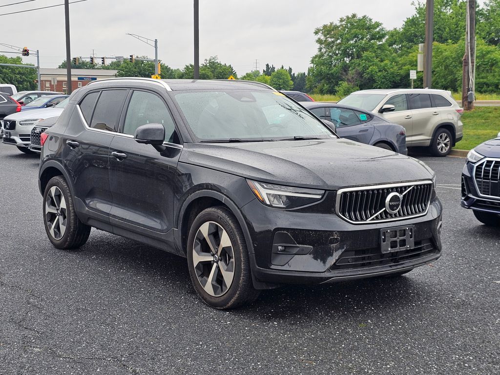 2023 Volvo XC40 B5 Plus Bright AWD's photo