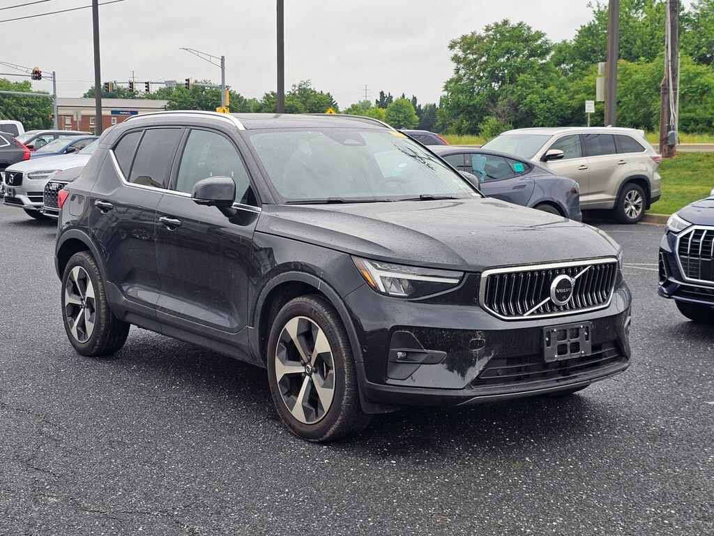 Used 2023 Volvo XC40 B5 Plus Bright Theme SUV