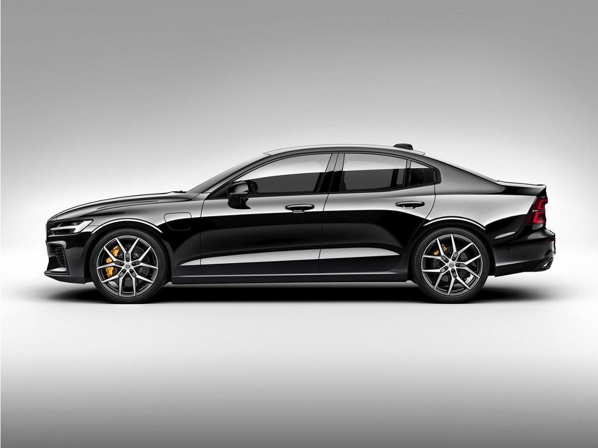 2022 Volvo S60 R-Design