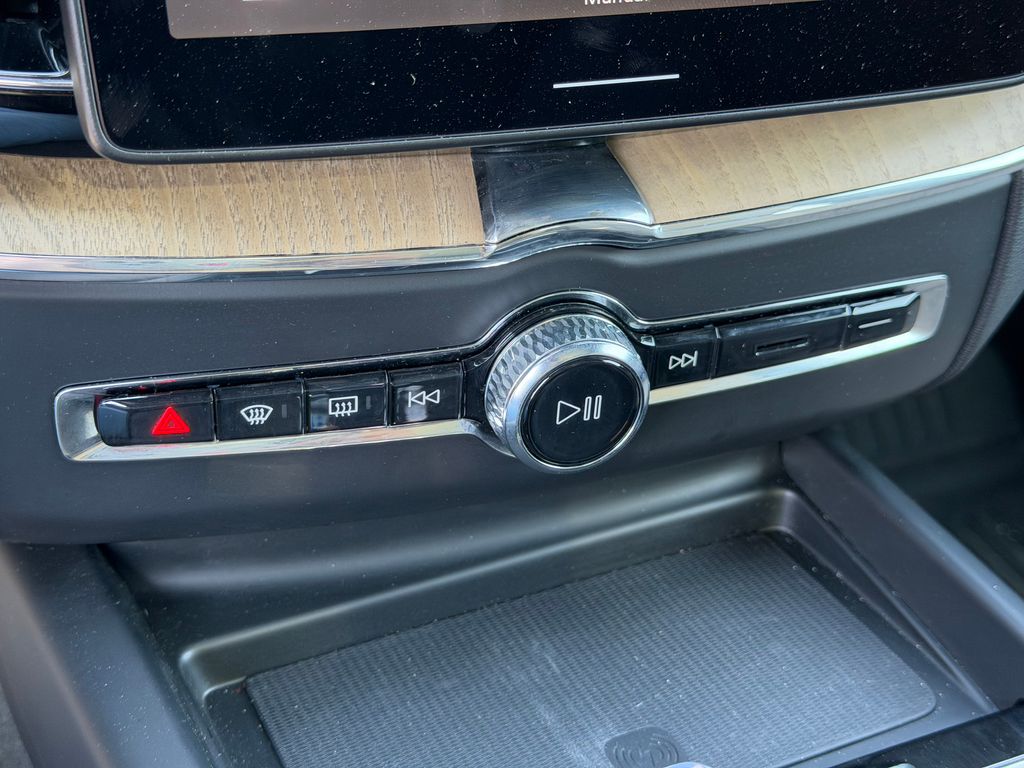 2026 Volvo XC60 Plus - Photo 25