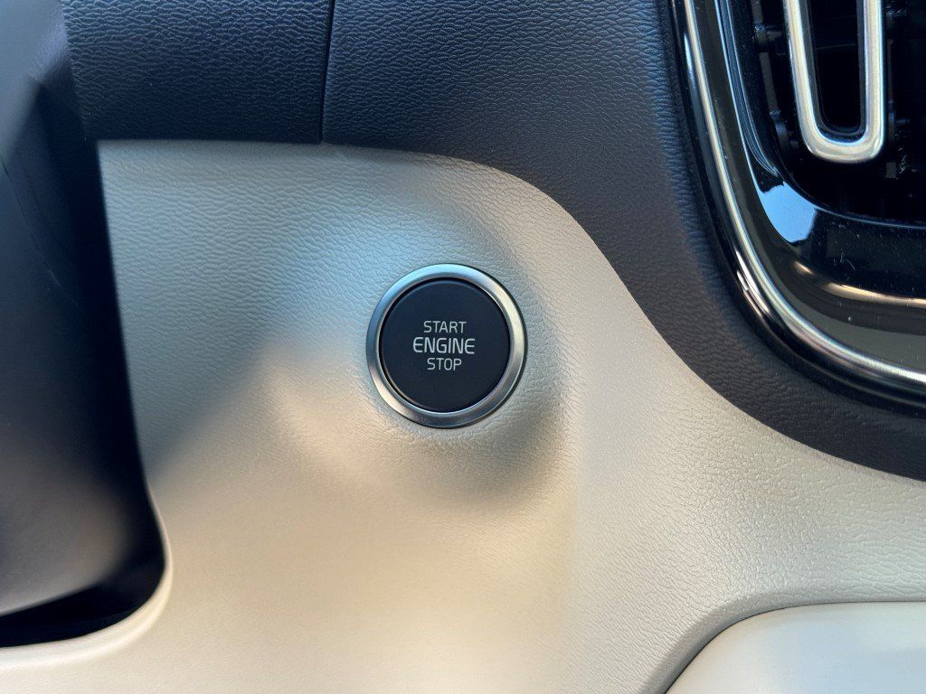 2026 Volvo XC40 Ultra - Photo 28