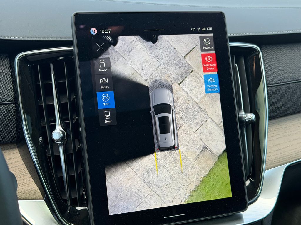 2026 Volvo XC90 Plus - Photo 23