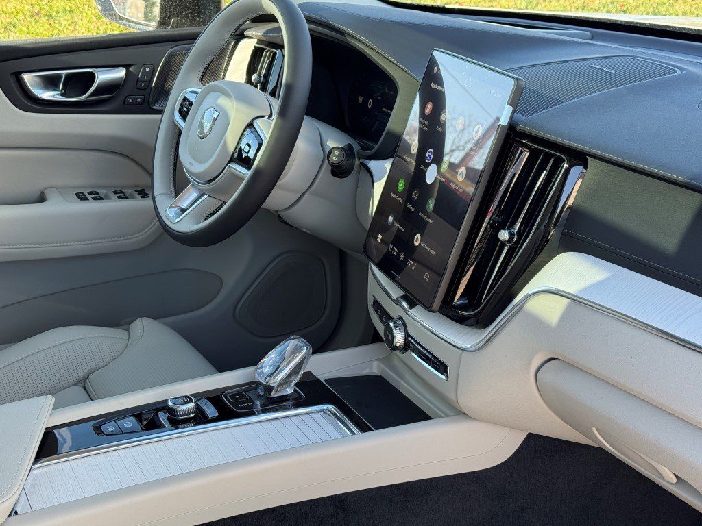 2026 Volvo XC60 Ultra - Photo 12