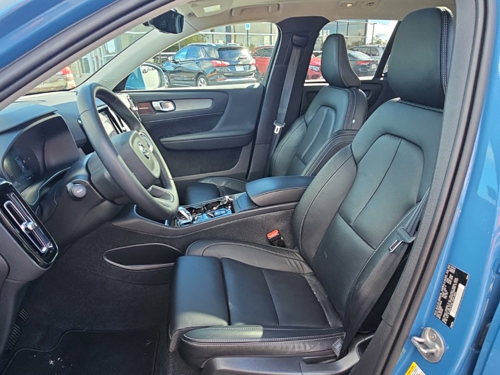 Certified 2024 Volvo XC40 Ultimate SUV
