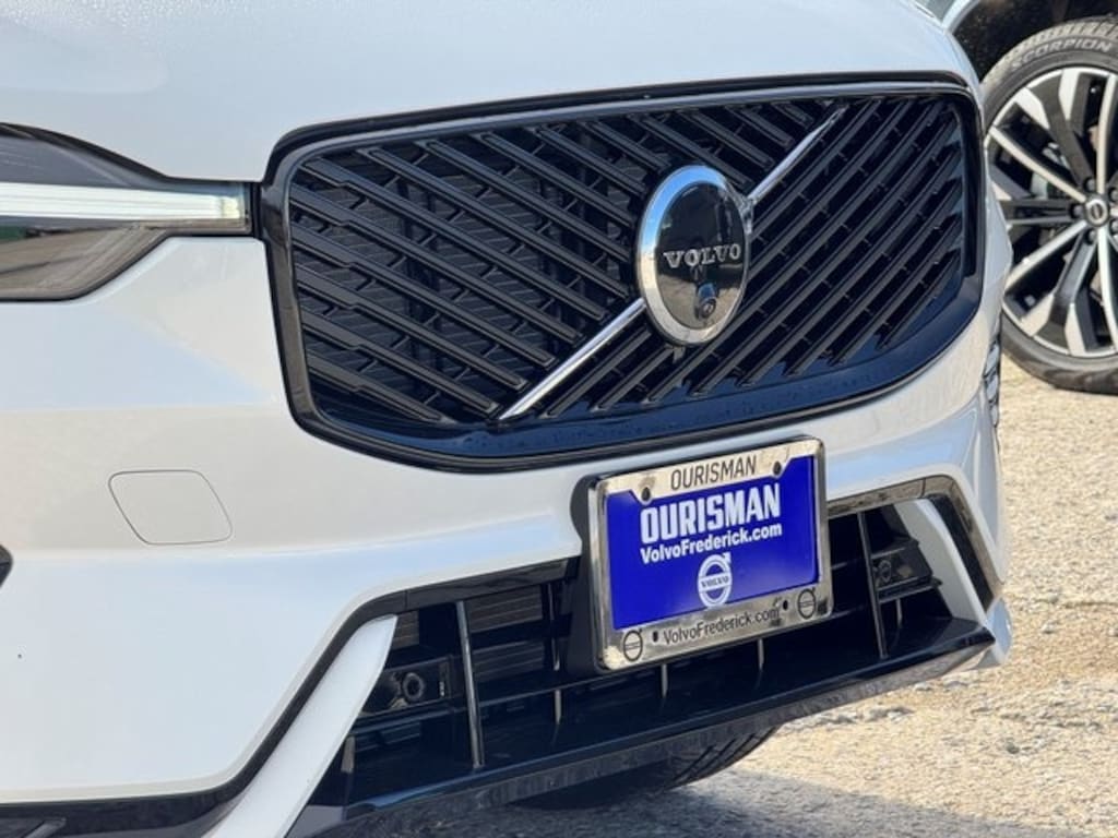 New 2026 Volvo XC60 B5 Plus SUV