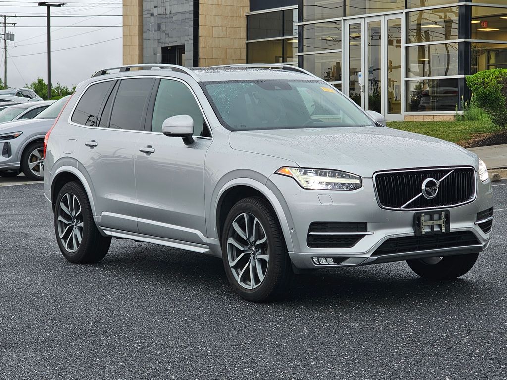 2017 Volvo XC90 T6 AWD Momentum's photo