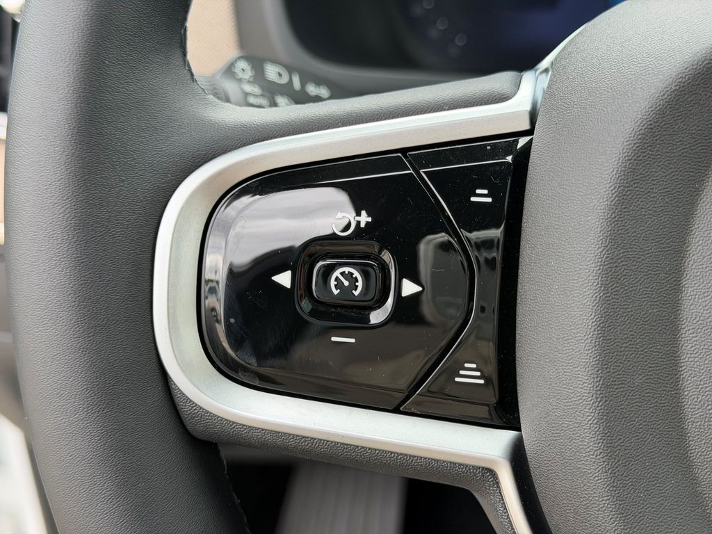 2026 Volvo XC90 Plus - Photo 19