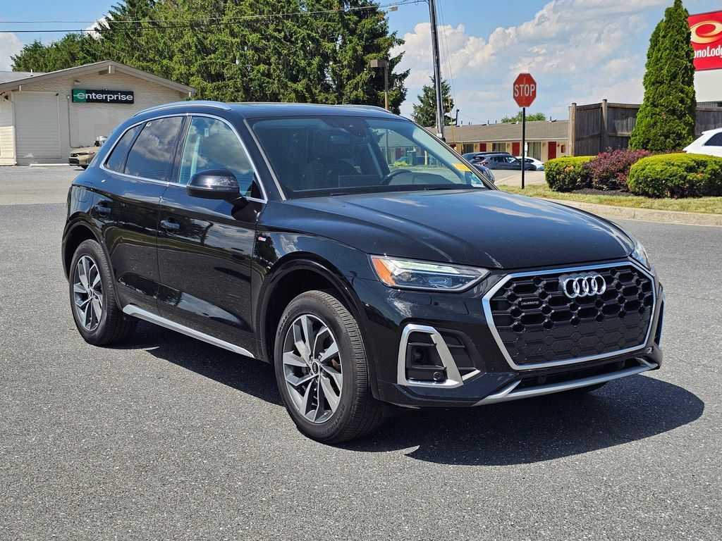 2022 Audi Q5 45 Premium's photo