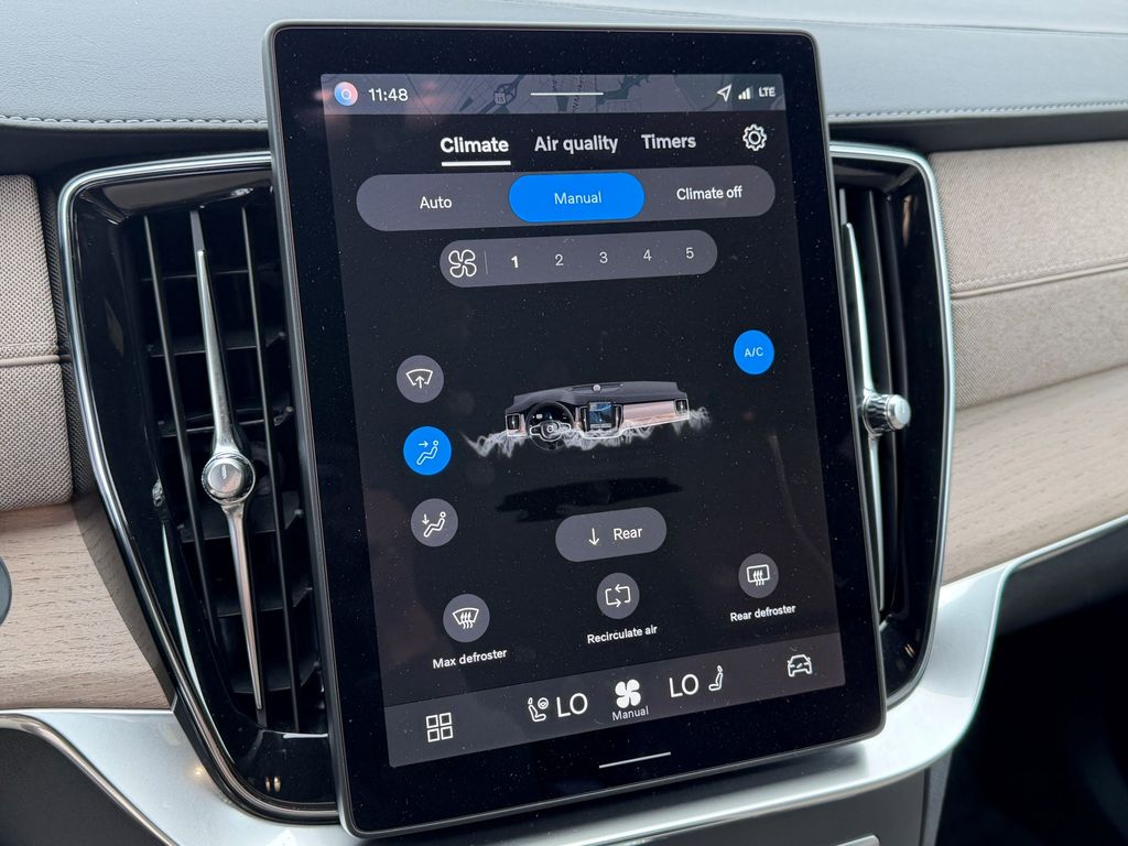 2026 Volvo XC90 Plus - Photo 26