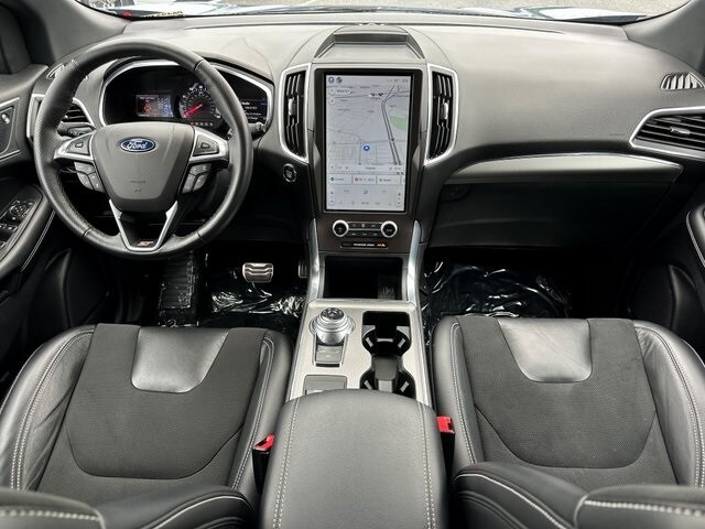 2021 Ford Edge ST photo 2