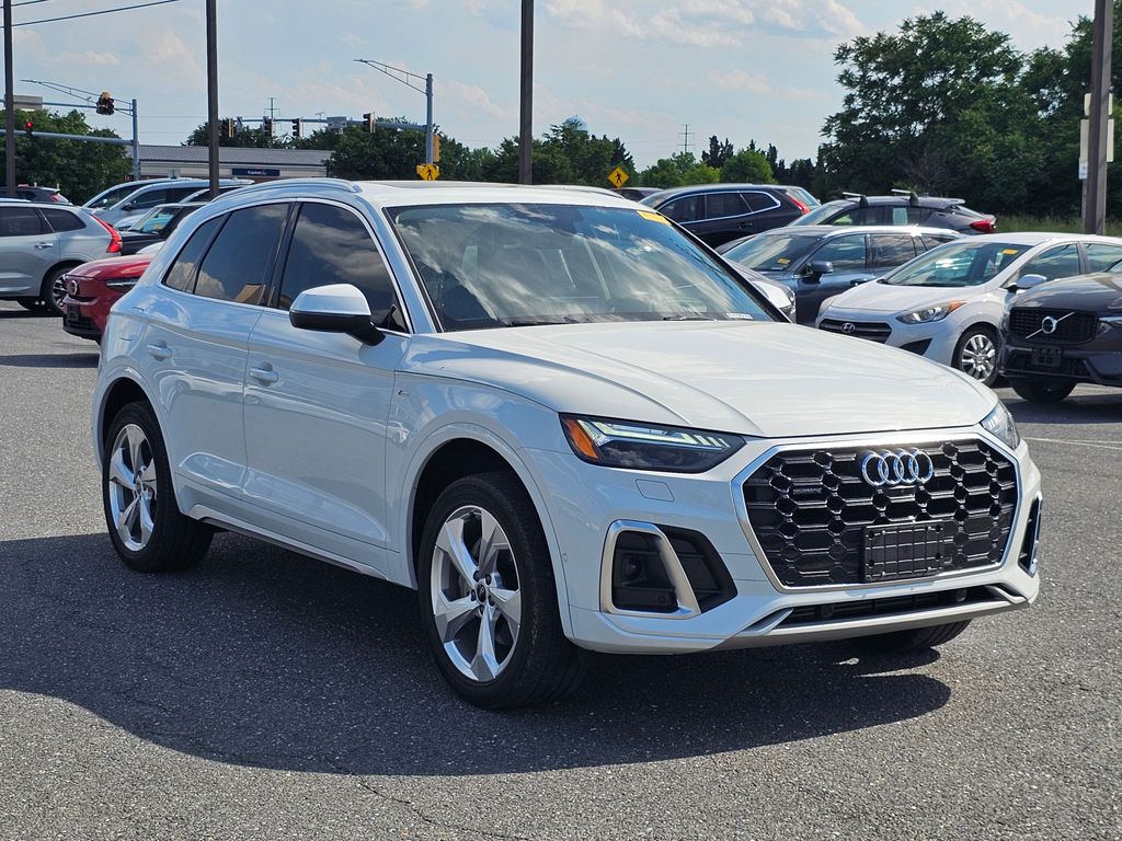 2022 Audi Q5 45 Prestige's photo