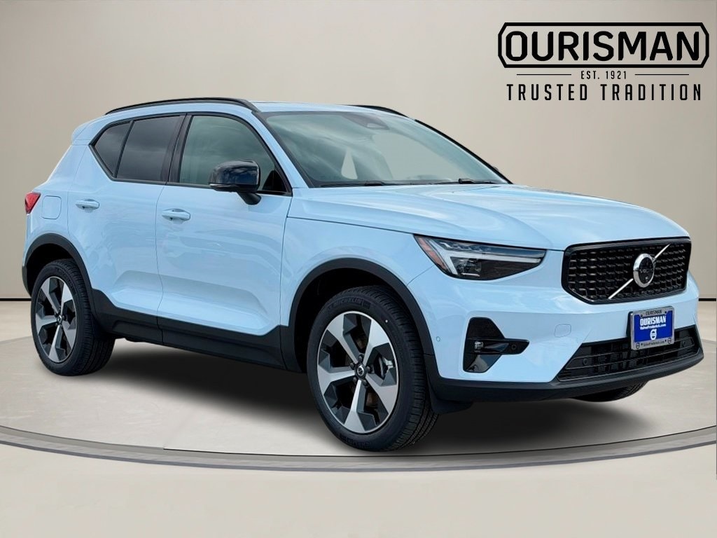 2026 Volvo XC40 Plus's photo